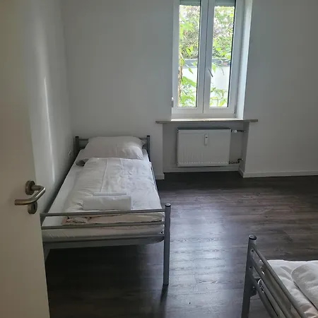 2 In 5 Gäste *